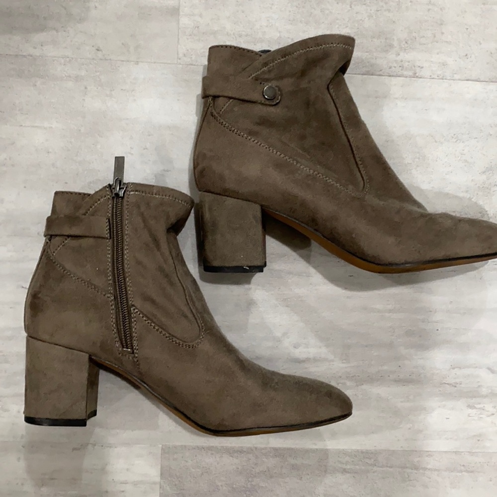Suede taupe ankle booties with heel. Franco Sarto